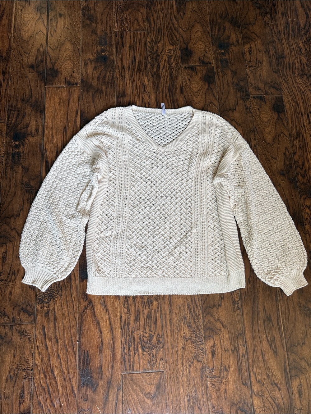 ePretty Cream Cable Knit V-Neck Sweater, size small